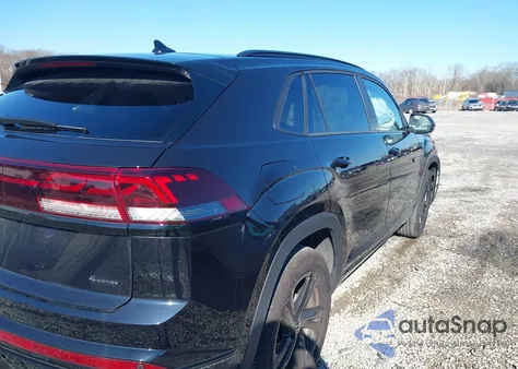 2025 Volkswagen Atlas Cross Sport 2.0T Sel R-Line Black z USA, uszkodzony, nr VIN 1V2AE2CA4SC229433